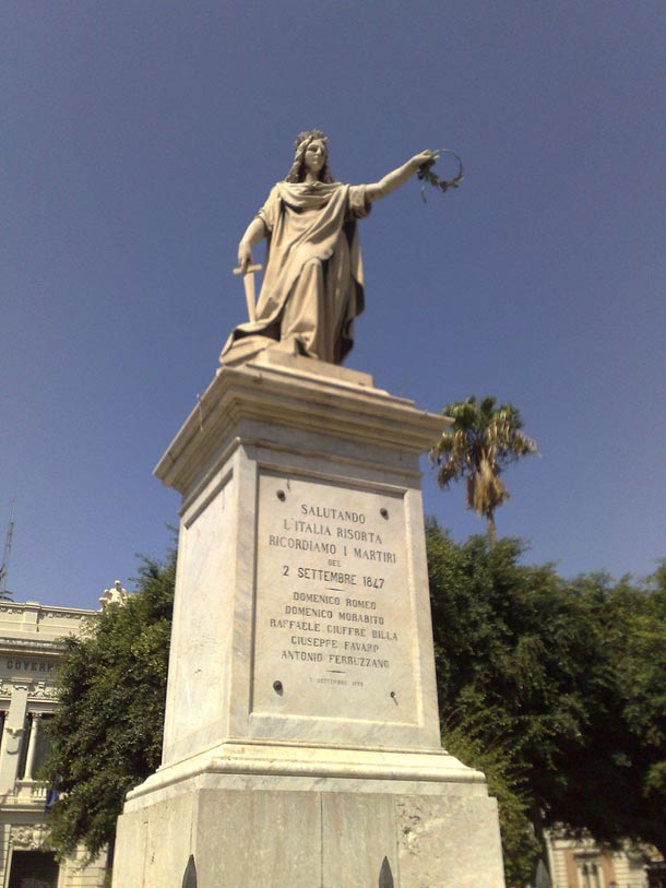 Monumento all'Italia - Piazza Italia - Reggio Calabria - foto di Olivier Duquesne
